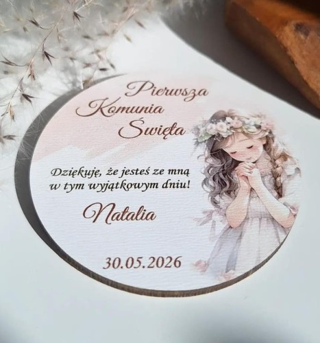 komunia dziewczynka magnes.jpeg